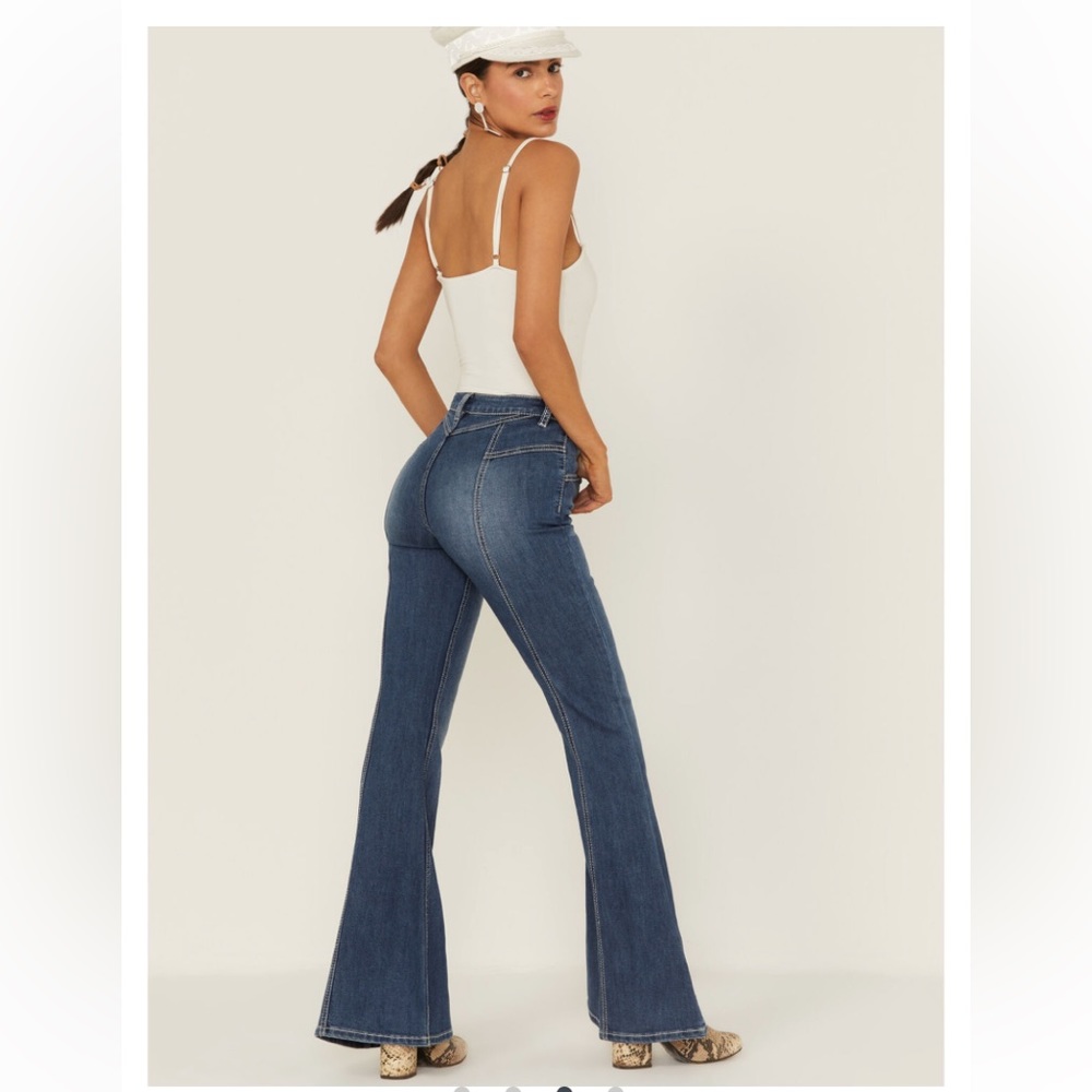 Shyanne cowgirl boot jeans ❤️😍